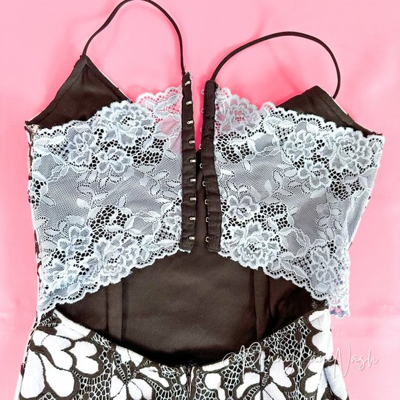 Missguided Floral Lace Back Bodycon Dress - Picture 7 of 13